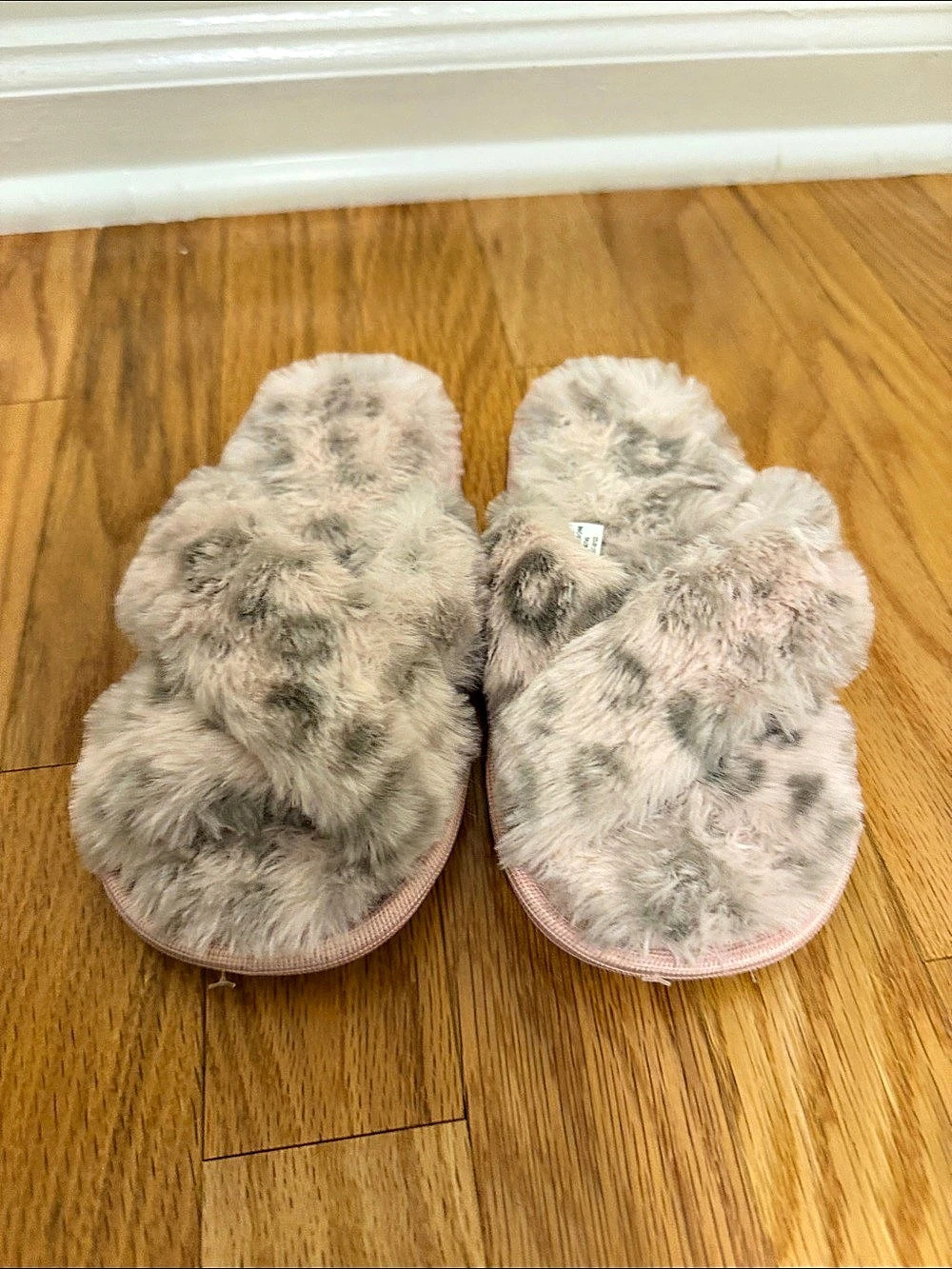 Girls Size 1 Pink Gray Leopard Faux Fur Crossband Slippers